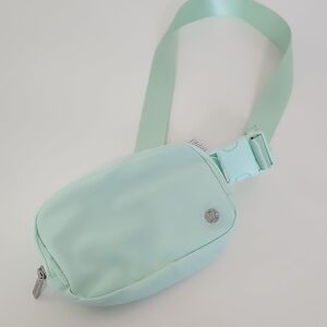 Lululemon Everywhere Belt Bag